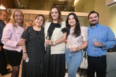 Dora Hernández, Geraldina Hernández, Dora Hernández, Marisol Gutiérrez y Guillermo Garza