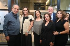 Padre L.C. Patrick O'Connell, Dora Hernández, Ángeles Zendejas, Guillermo Espinosa, Claudia Hernández y Lupita Sánchez
