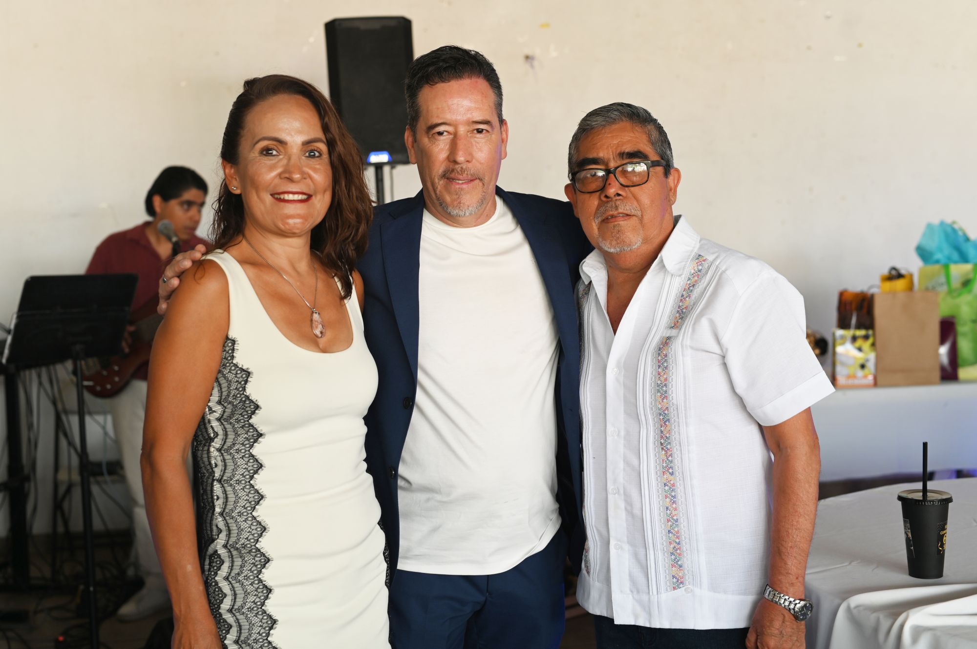 JUAN MANUEL ANDRADE SIGI FESTEJA SUS 60 AÑOS - Revista Q