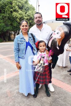 Columba Suárez,  Roberta Arrona y Ricardo Arrona