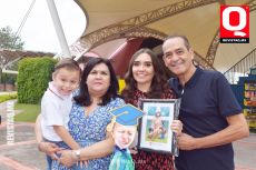 Emiliano Concha, Norma Montes de Oca, Paulina Barajas y Liz Barajas