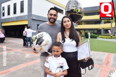 José Juan Pedraza, Gael Pedraza y Jackeline Flores