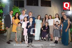 A   Familia González Del Castillo