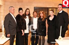 Alejandra Zárate cortó el listón inaugural de Aleza, acompañada de ...