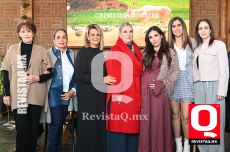 Tere Padilla, Luchis Hernández, Lupita Belauzaran, Lucía Porrero, Michelle Lemus, Constanza García y Rosmy Plascencia