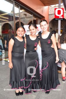 Emilia Obregón,  Paulina Uribe y Marleene Fernández