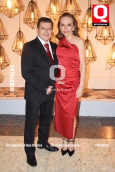 Dr. Marcos Vargas y Karla Castro