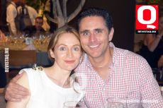 Charla Huxley y Eduardo Gómez