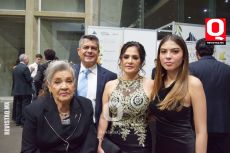 Antonia Guzmán,  Joaquín Anguiano,  Maricela Gutiérrez e Isabella Anguiano