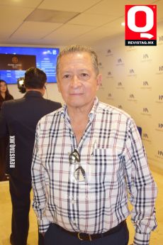 Dr. Arturo Muciño