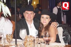 Alejandro García Bernal y Tania Herrejón