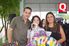Mauricio Elizondo,  Alondra Elizondo y Nalleli Franco.