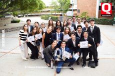 A   Populares y líderes