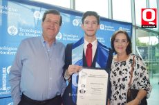 A    Ernesto Villalobos, Emilio Villalobos y Adriana Nava