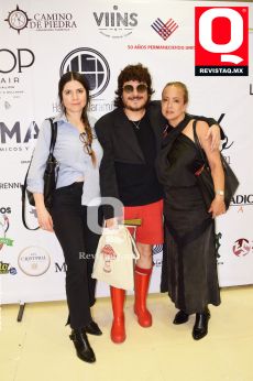 Quetzali Valadez, Poncho Plascencia y Bertha  Flores.