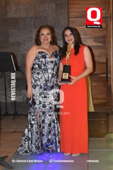 Beatriz Balleza y Cristina Novoa