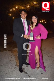 Eduardo Rojas y la Lic. Paty Morales