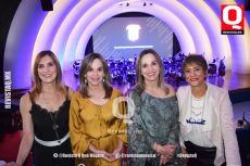 A   Gaby González,  Debbie Rodríguez, Sandra Rodríguez y Ana Trujillo