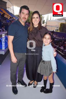 Miguel Padilla,  Manariana Olvera  y Loretta Padilla