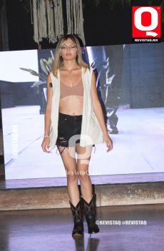 Grecia Álvarez en la pasarela