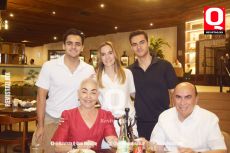 César Bustamante,  Lety Ramírez,  Brenda Lozano,  Chuy Bustamante y Fer Contreras