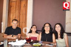 Gabriel Durán,  Valeria Durán,  Elena López y Gabriela Durán