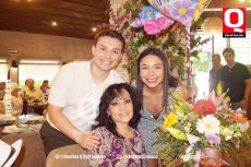 Óscar Cornejo,  Claudia Álvarez y Andrea Cornejo