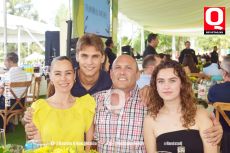 A   Mariana Urquiza, Diego González,  Daniel González y Sofía González