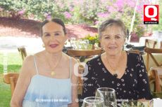 Yuya Flores de Zermeño y Marcela Guarro