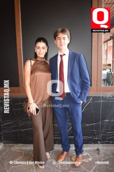 Ingrid Sandoval y Adrian