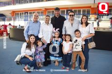 Familia Durán Vargas con el Padre LC Javier González