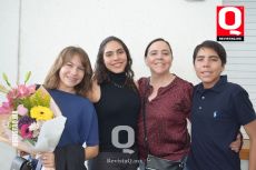 Dulce Avila, Amelia Reyes, Celia Onofre y Bernardo Reyes