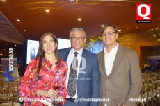 Azucena Carballo, José Ángel Chavarria y Carlos González