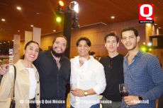 Paulina Delgado, David Oslo, Emiliano Hernández,  Fabian González del Castillo y Rodrigo Marnnikov