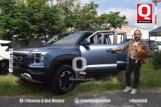 Mario Fragoso con Maya