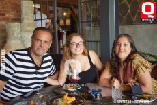 Eduardo Venegas, Isabella Venegas y Mónica Venegas