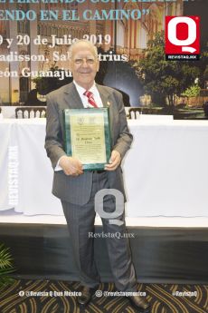 El Dr. Benjamín Gallo Chico recibió un merecido homenaje por su trayectoria