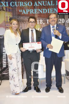 Patricia Solís, Jorge Armando Rodríguez y Dr. José Eduardo Flores