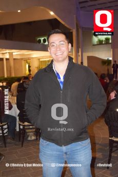 Dr. Iván Quijas