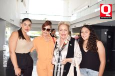 Tatiana de Cabrera, Aida Sánchez, Lupita de Cabrera y Daniela González