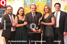 A   Christian Serna, Begoña Serna, Christian Serna, Denisse Haro y Pablo Serna