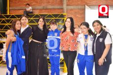 A   Victoria Ortiz, Jessica Paydon, Pilar López, Lucero González, Lucero González, Bere Muzquiz y Luna Navarro