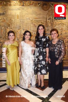 Esther Santos, Olga de la Luz Hernández,  Alejandra Gutiérrez y Laura Muñoz