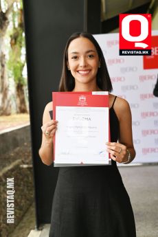 A    Ángela Hernández