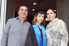 César González,  Mafer González y Lizet Arias