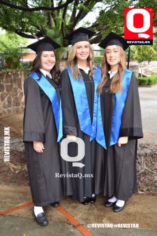 Gina Gómez,  Natalia Barba y Karla López