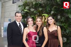 A   Fernando Lara, Daniela Lara, Carmen Cardona y Paulina Lara