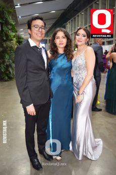 Juan Estrada, Bárbara Amezquita y Erika Cobián