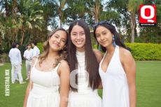 Paola Martínez,  Ximena López y Regina Villanueva