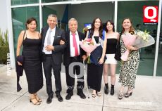 Karen Gutiérrez Aguilar Acompañada de su familia